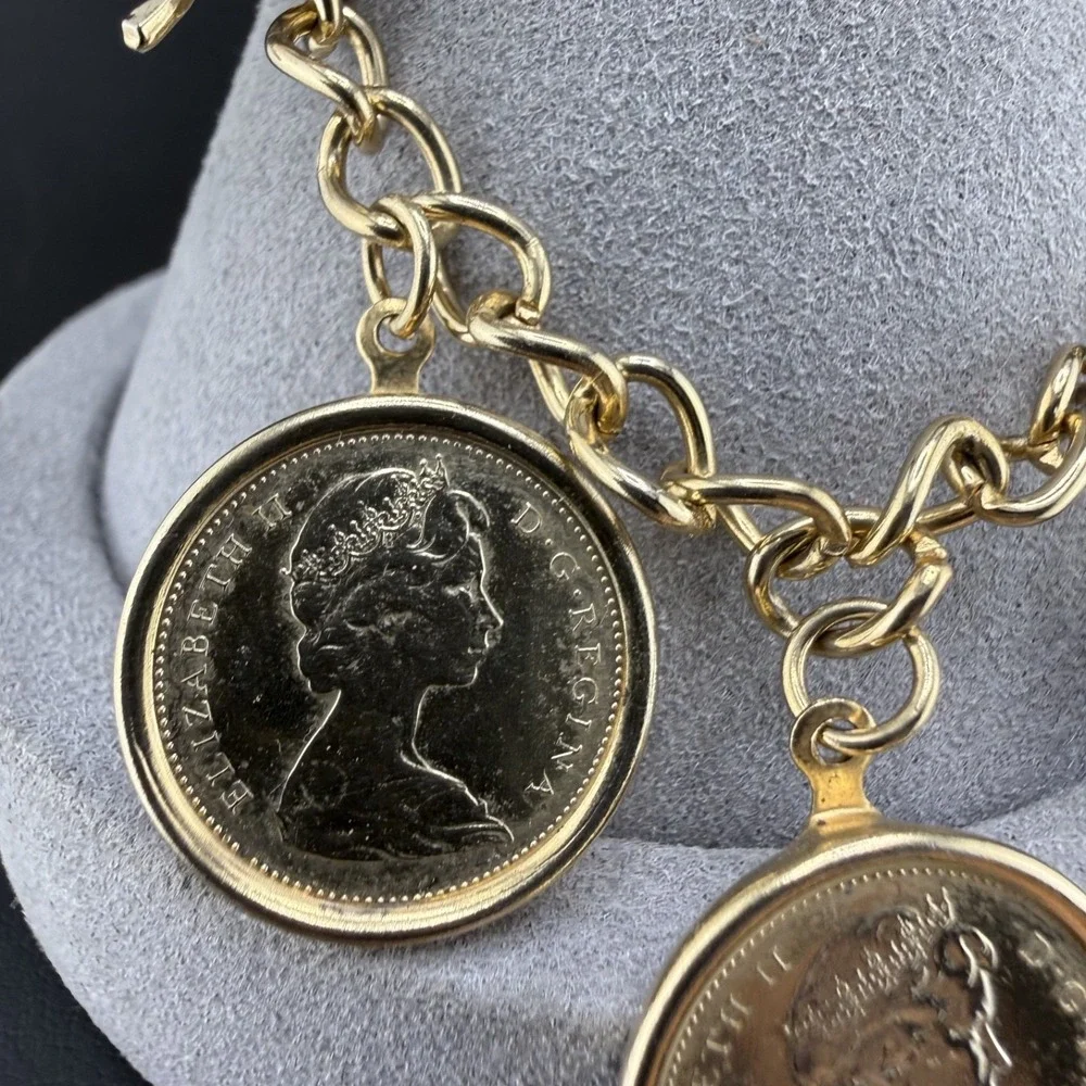 Vintage Canada Charm Bracelet Gold Tone Niagara Falls Coin 6.5”